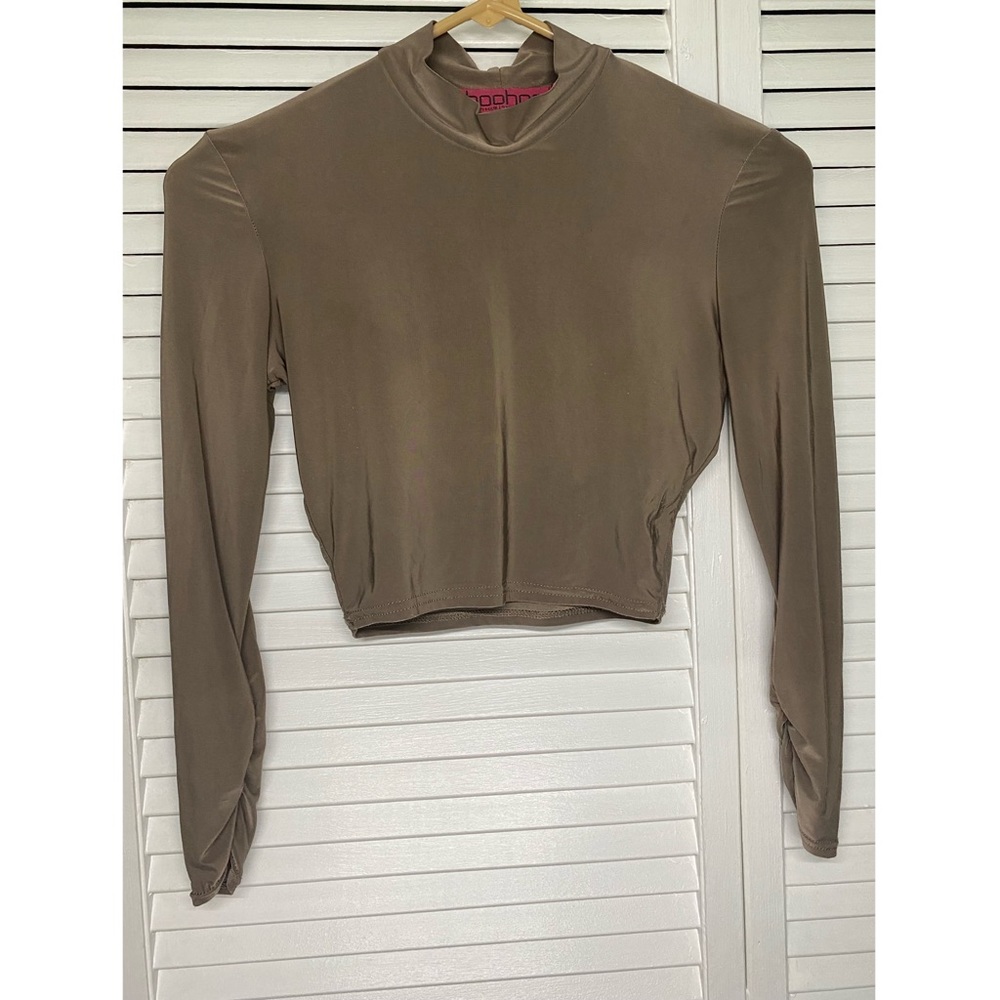 Boohoo Long sleeve Turtleneck Tan Crop top USA Size 2